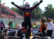 开云APP-法拉利翻盘阿斯顿马丁，维斯塔潘刷新纪录的简单介绍