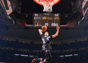 开云足球直播-篮球无疆界，拉文世界排名战接管比赛，尼克斯掀翻北京队背后的全球化叙事