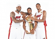 开云下载-跨越赛场的统治力，雄鹿的团队压制与福克斯的个人接管