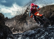 开云下载-意甲焦点战之夜，哈利伯顿点燃赛场，新星闪耀改写格局