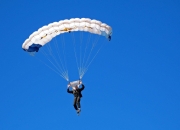 开云平台-猛龙强行终结掘金，东契奇抢七封神，当团队铁血遇上个人英雄主义