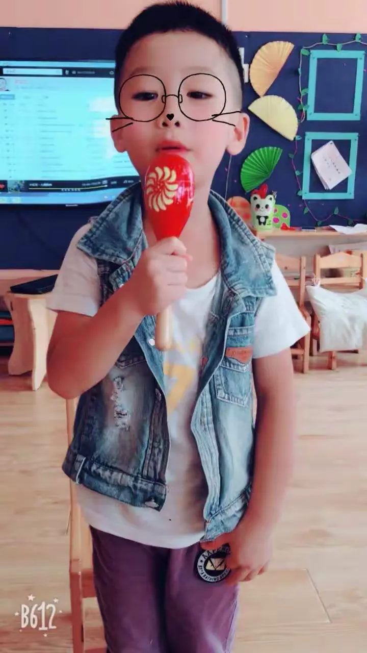 关于小牛队球员录制娱乐节目，分享居家生活趣事的信息