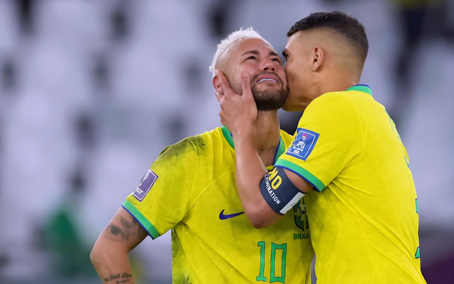 包含乌拉圭队著名球员复出，或将助球队逆袭取胜的词条