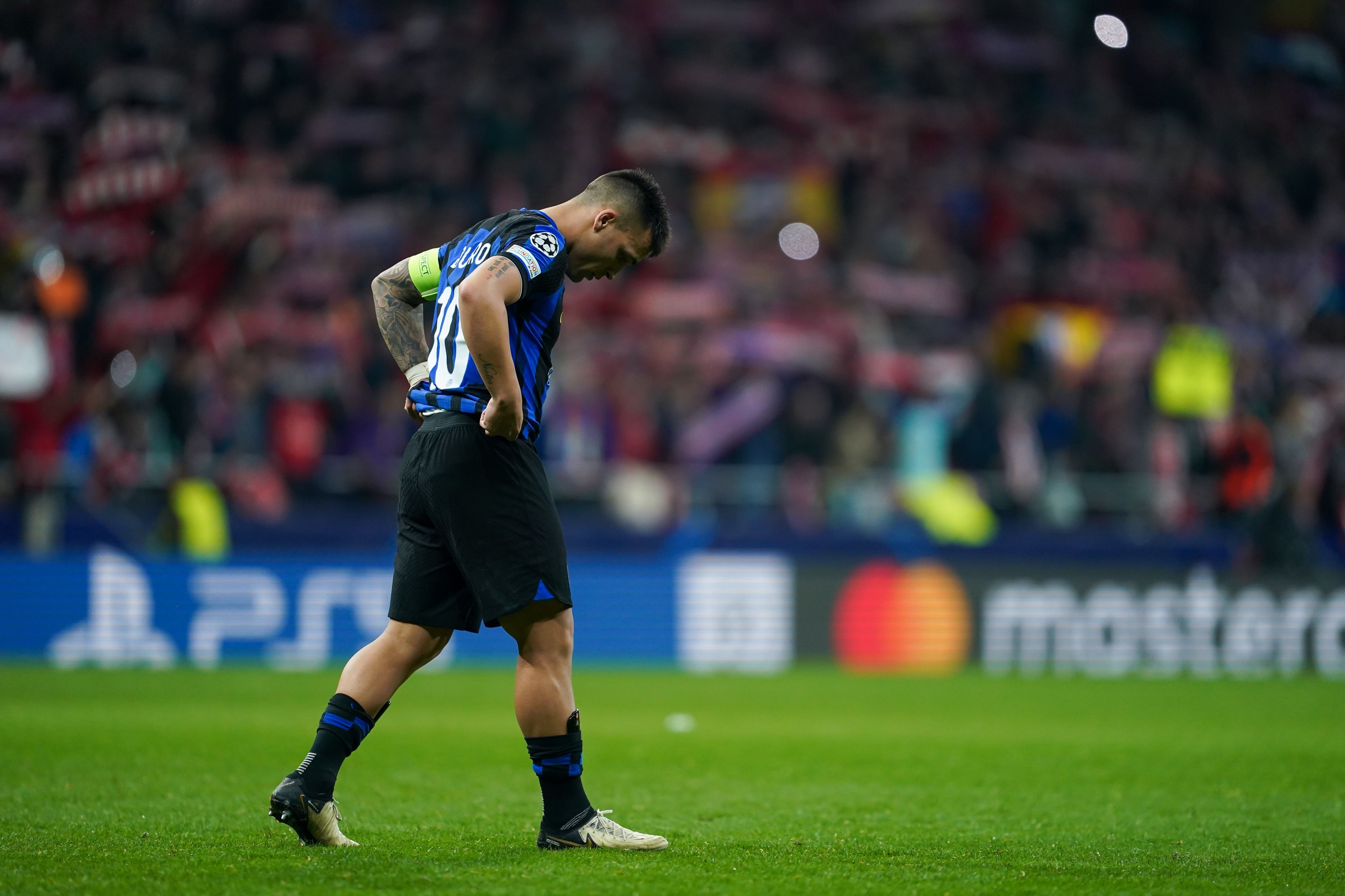 乌迪内斯在比赛中展现出强大的攻击力