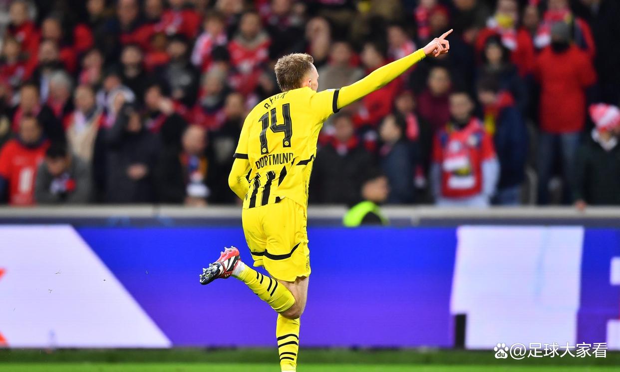 多特蒙德前锋频频错失破门良机，球队成绩下滑的简单介绍