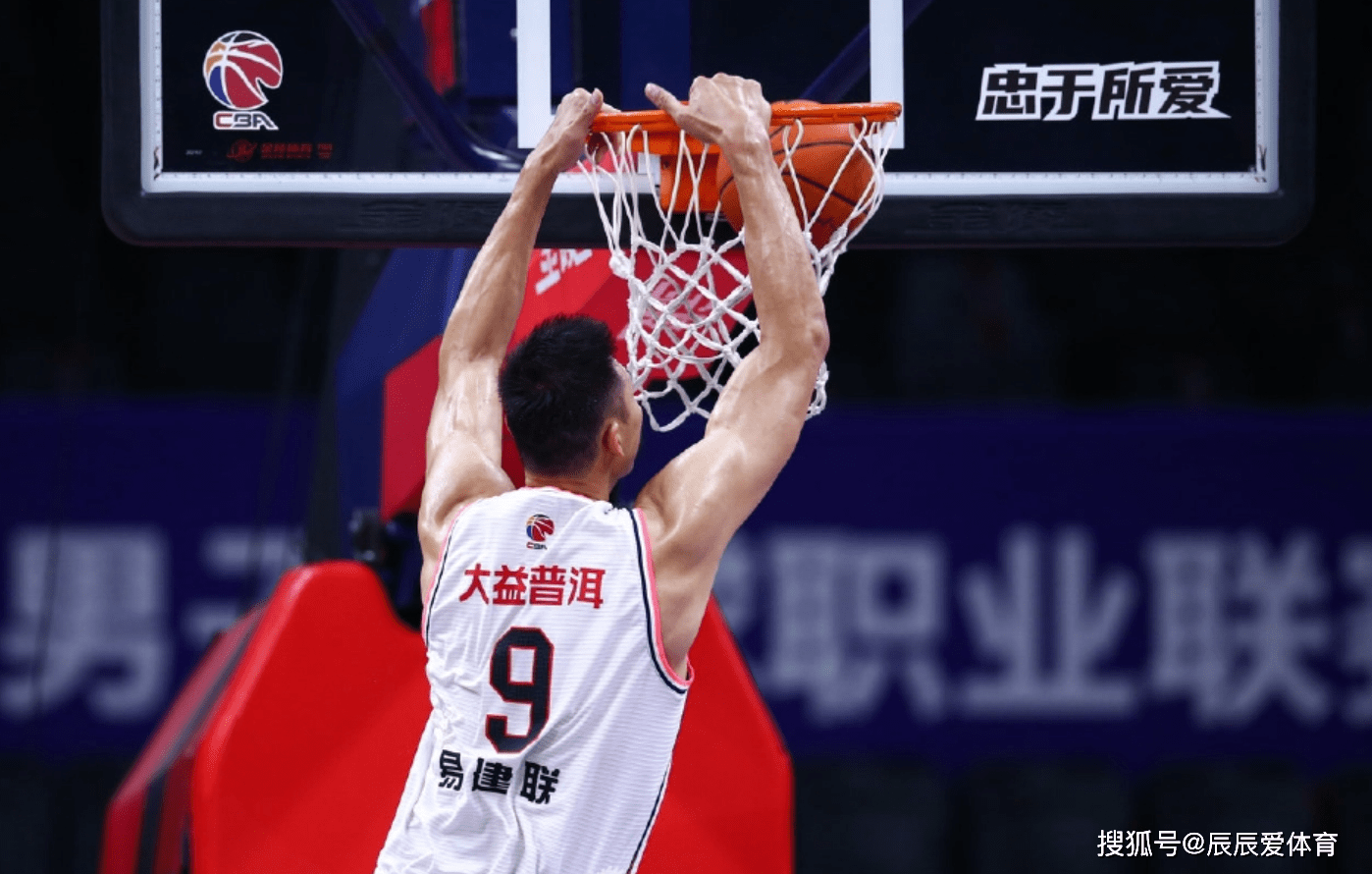 天津队翻盘快船，易建联带队取胜