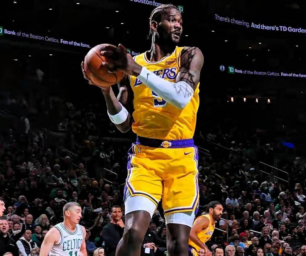 凯尔特人惨败遭逆转，赛后球员情绪低落的简单介绍