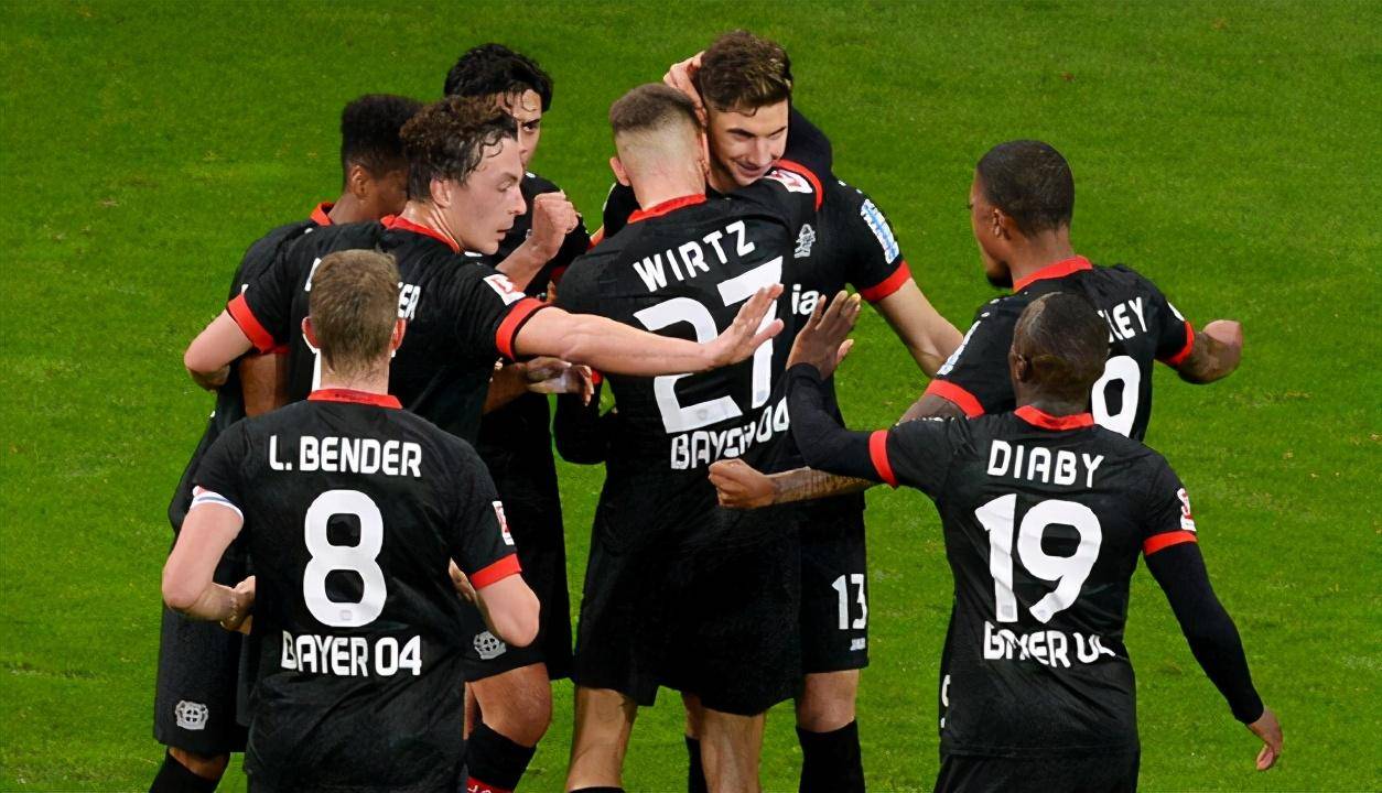 法国逆转勒沃库森，加维统治全场的简单介绍