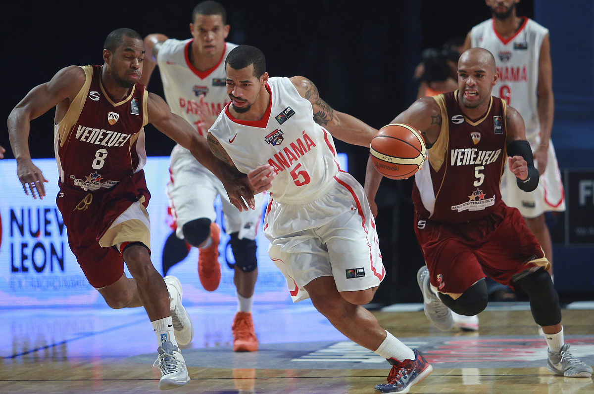 鹈鹕完胜福建队，范弗利特高光表现的简单介绍