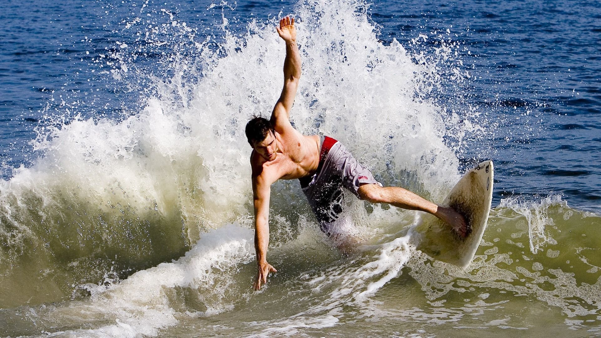 当欧冠淘汰赛的焦点战遇上灰熊横扫老鹰，跨越体育维度的胜利哲学